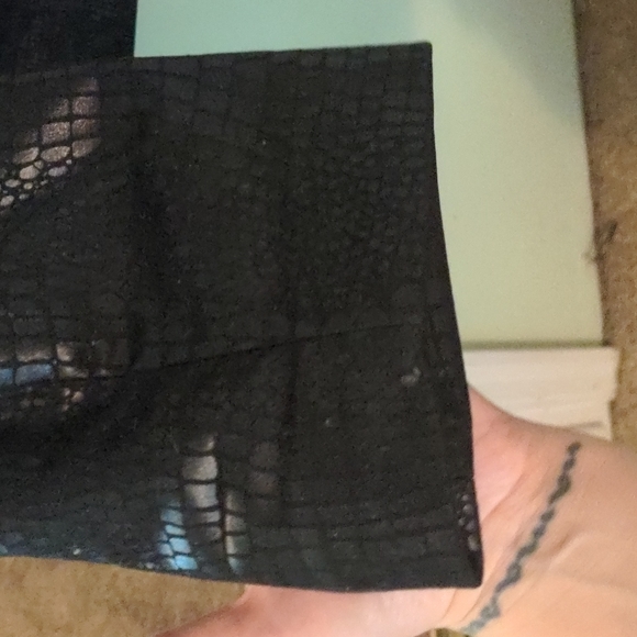 Elementz Woman's Black Jacket, 1X - Picture 14 of 15